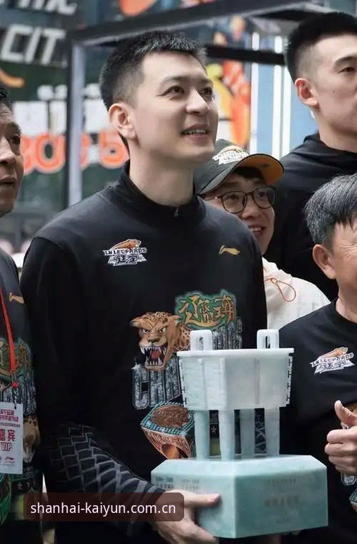 3个被忽视的信号：杨鸣为何说C罗压力比任何前锋都大